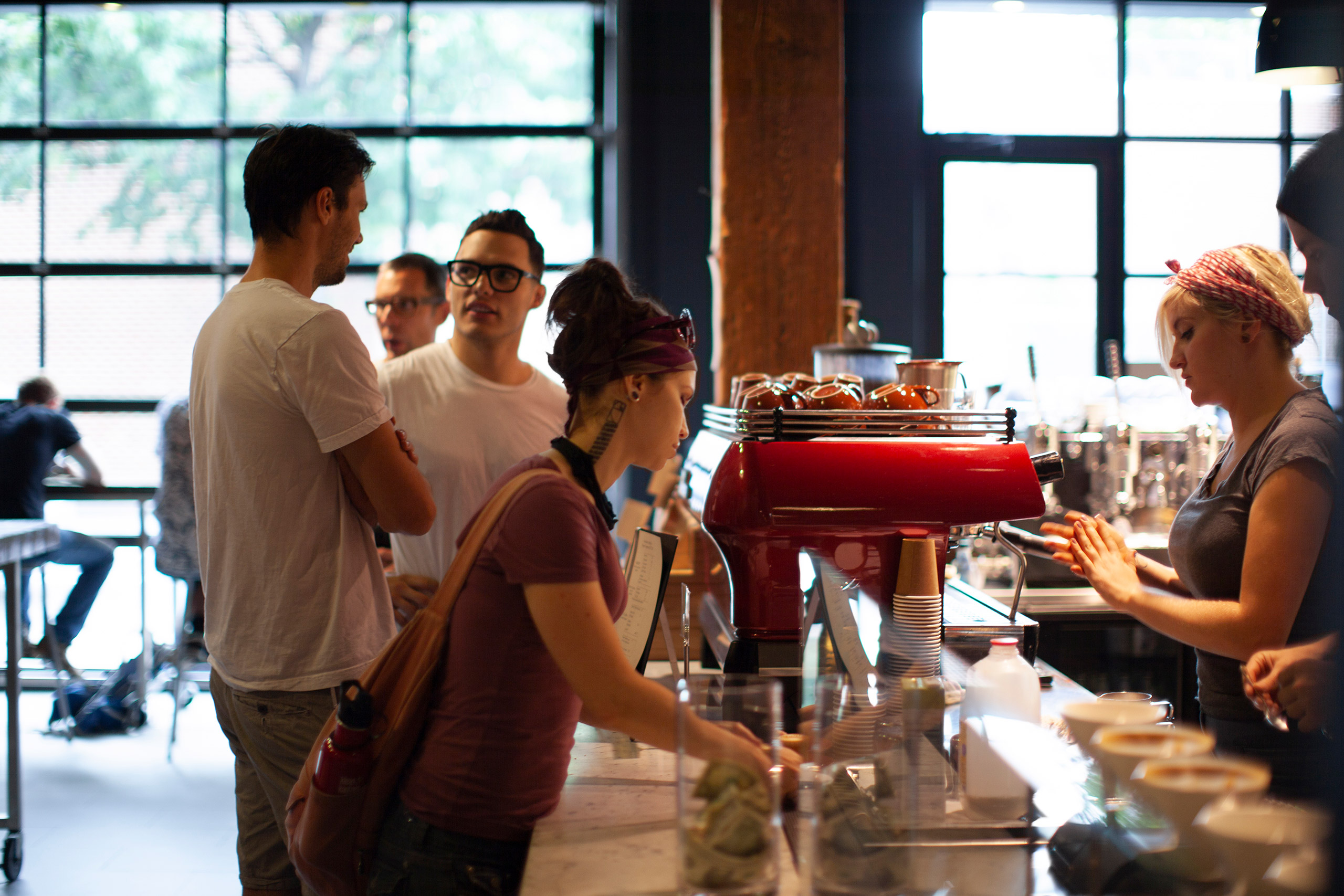 blue-bottle-coffee-brooklyn-guy-lavoipierre-011